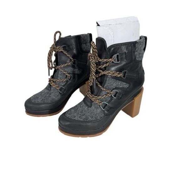 "SOREL" Blake Lace Up Blk Bootie SZ 8 Chunky Heel Quiet Luxury Old Money Goth - Picture 1 of 10